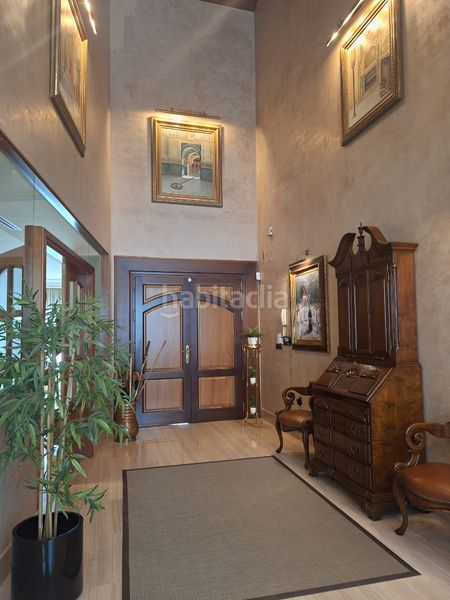 Foto c632a150-ef4f-4ae6-bcb0-0caf849c1516. Casa aparellada amb xemeneia calefacció aparcament piscina a Granada