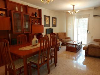 Rent Flat  Avenida de pulianas. Bonito piso de 4 dormitorios !!!! solo estudiantes¡¡¡¡