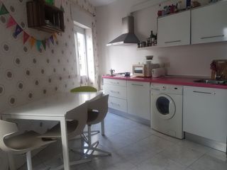 Rent Flat  Calle pedro antonio de alarcón. Piso para chicas estudiantes ó grupos mixtos de 4 dormitorios/ l