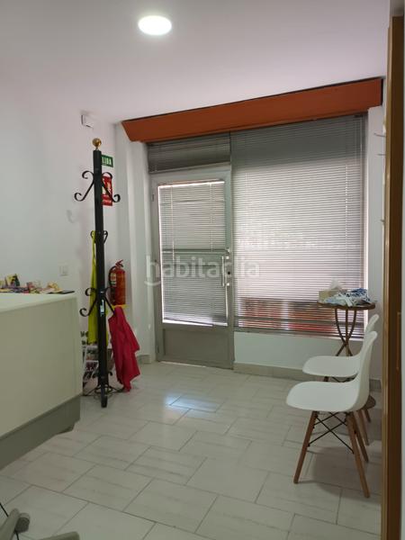 Foto 35fbd329-67cc-4dc3-8186-efd961c4a4f8. Local comercial local de 94 m2 muy bien ubicado/ideal despacho abogados/academia de estudios en Granada
