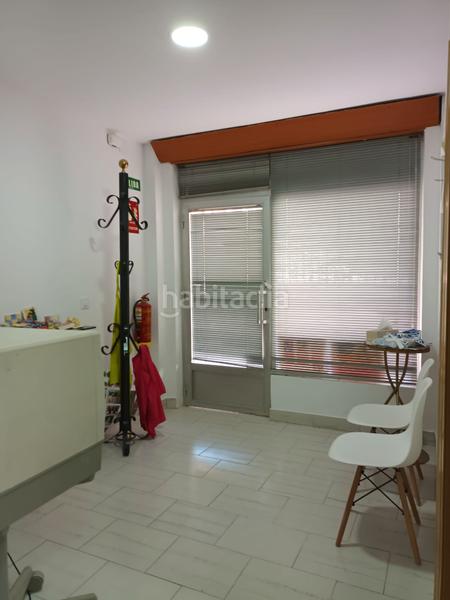 Foto bd01050f-e281-45fb-ad0d-b8e250a81b4d. Local comercial local de 94 m2 muy bien ubicado/ideal despacho abogados/academia de estudios en Granada