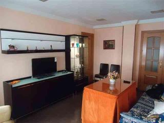 Rent Flat  Calle pedro antonio de alarcón. Piso de estudiantes de 3 dormitrorios/muy centrico/amueblado