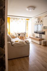 Appartement  Calle alonso de mendoza 6. Piso reformado con terraza, trastero y a/a — ¡listo para entrar!