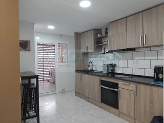 Appartement à Calella. Piso reformado de 4 habitaciones en calella, bcn