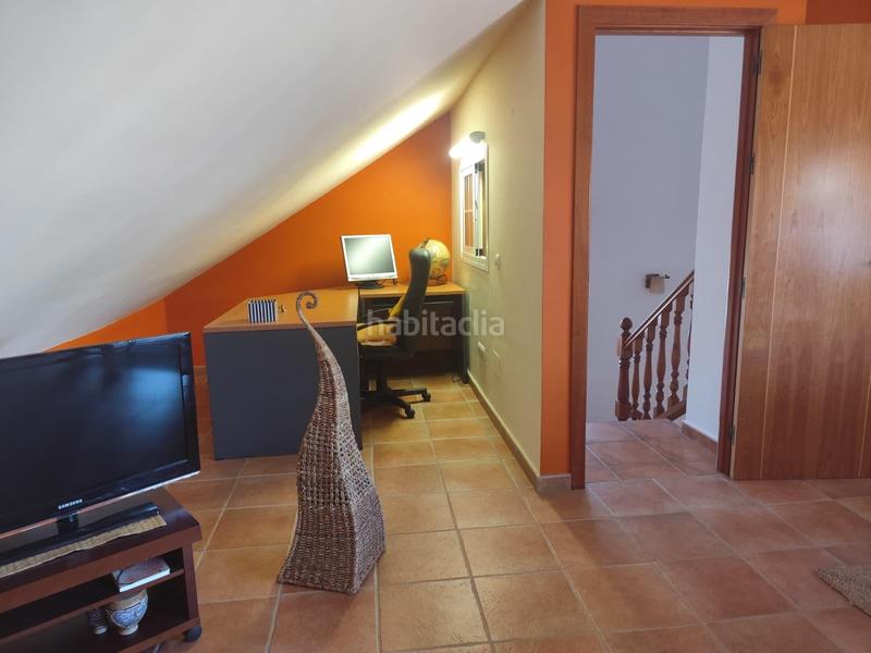 Foto 269c91ff-a7de-4c47-839b-314c1b54eb11. Semi detached house with parking pool in Puerto Deportivo Fuengirola