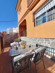 Maison jumelée à Puerto Deportivo. Espectacular casa adosada de 4 dormitorios en  fuengirola