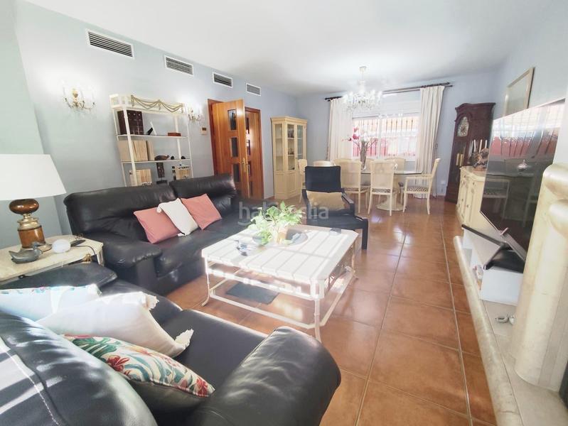 Foto 81907cfd-3421-4a73-8f95-35d4cfa4f602. Semi detached house with parking pool in Puerto Deportivo Fuengirola