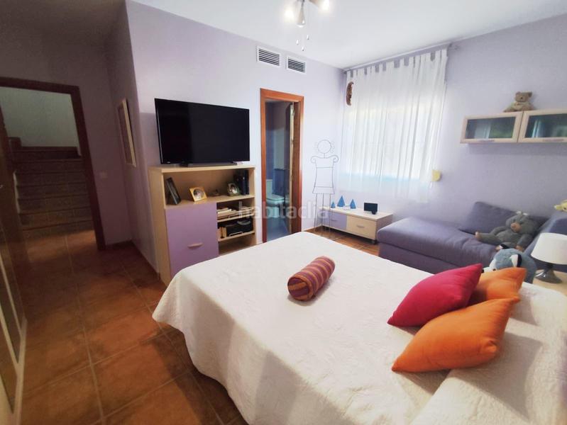 Foto b8cf6a0a-5aaa-4bf5-948d-1cdef31555cb. Semi detached house with parking pool in Puerto Deportivo Fuengirola