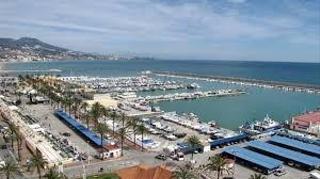 Apartament a Puerto Deportivo. Oportunidad en primera línea de playa en fuengirola