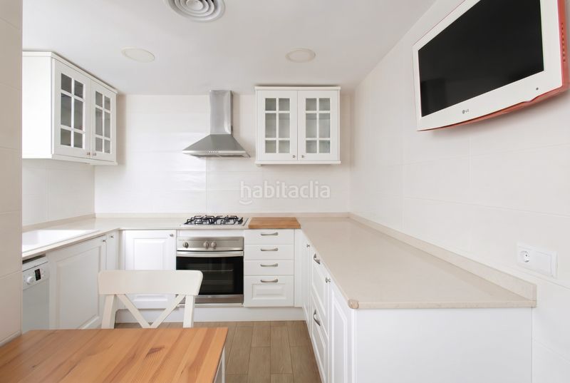 Foto 6f56c875-6306-4756-8466-9e1f29fd0c97. Pis amb xemeneia calefacció a Centre Sitges