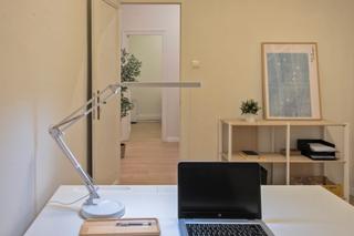 Rent Office space in Carrer de balmes 211. Despacho privado en alquiler