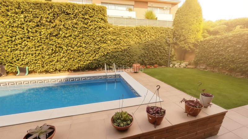 Foto 590b62dd-6863-4888-bfd2-9b112fbd8db1. Casa amb calefacció aparcament piscina a Mas Lluí Sant Feliu de Llobregat