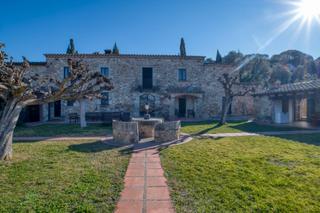 Masia a Cabanyes-Mas Ambrs-Mas Pall