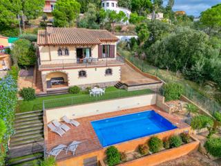 Chalet in Cabanyes-Mas Ambrós-Mas Pallí. Chalet con licencia turística, dos viviendas independientes, pis