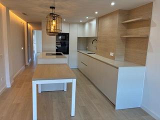 Zweistöckige Wohnung in Calle mar (del) 14. Atención!!!  estupendo dúplex de 4 dormitorios a escasos metros