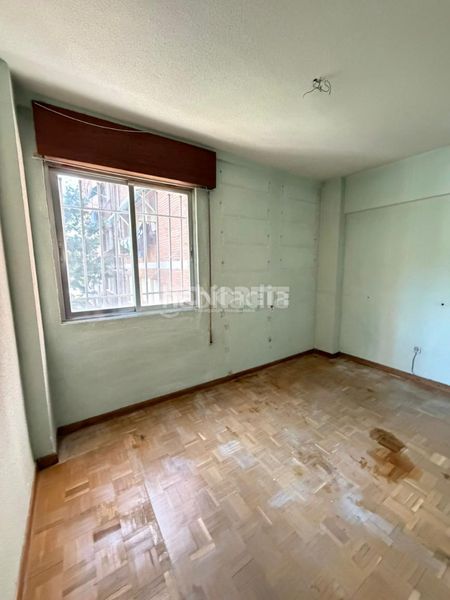 Foto db339e83-2528-476a-ac95-d4a2196af2d2. Piso  en venta en Aluche Madrid