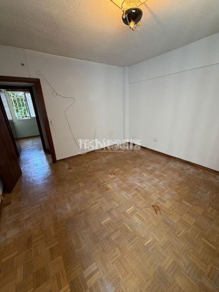 Foto f160b850-e1be-4839-98eb-de9818e9eb86. Piso  en venta en Aluche Madrid