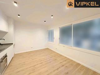 Appartement  Carrer de sants. Piso a estrenar frente al mercado de sants con terraza privada