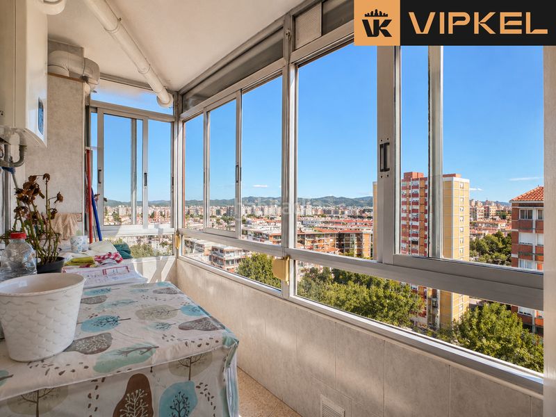 Foto daf05678-0f3b-42d9-bb03-abe38f51a225. Pis amb calefacció aparcament a Sant Ildefons Cornellà de Llobregat