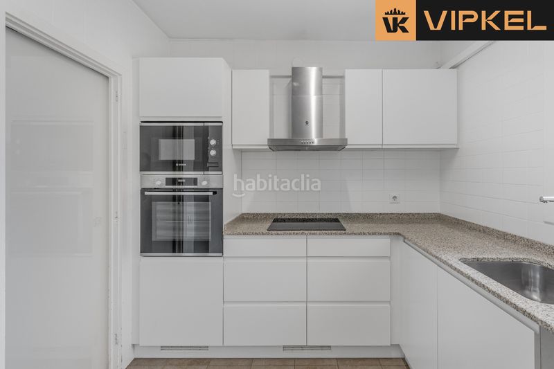 Foto 47a1ca09-3fd2-4124-8341-1f5ce5e27c53. Pis amb calefacció aparcament a Sarrià Barcelona