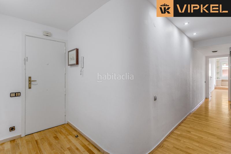 Foto 542d8268-1438-42f4-8ead-f502cf83e880. Pis amb calefacció aparcament a Sarrià Barcelona