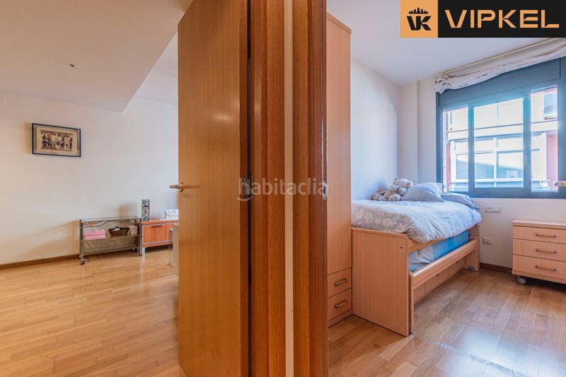 Foto bbb9da3e-c5ce-4d51-96d1-26be13b3ecef. Pis amb calefacció aparcament a Sants-Badal Barcelona