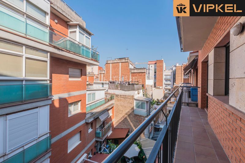 Foto f3d5c7c4-05f2-4141-809c-4428b4bf6d09. Pis amb calefacció aparcament a Sants-Badal Barcelona