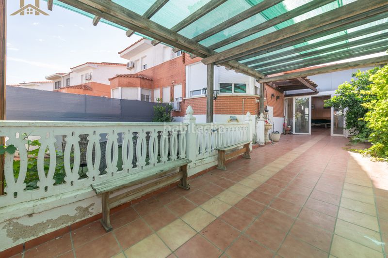 Foto 79bc8e55-962f-442f-aba6-fd4485988855. Casa aparellada amb calefacció aparcament a Los Barreros Seseña