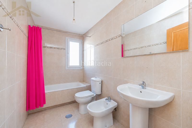 Foto da989a48-c4ef-4988-ba58-4e89d477eeca. Casa adossada amb calefacció aparcament piscina a Seseña
