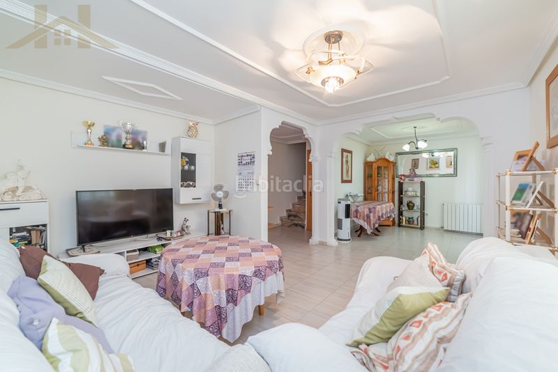 Foto 6b73abd8-9bc3-4d7e-8667-a715fa7bc0df. Casa adossada amb calefacció aparcament a Seseña nuevo Seseña