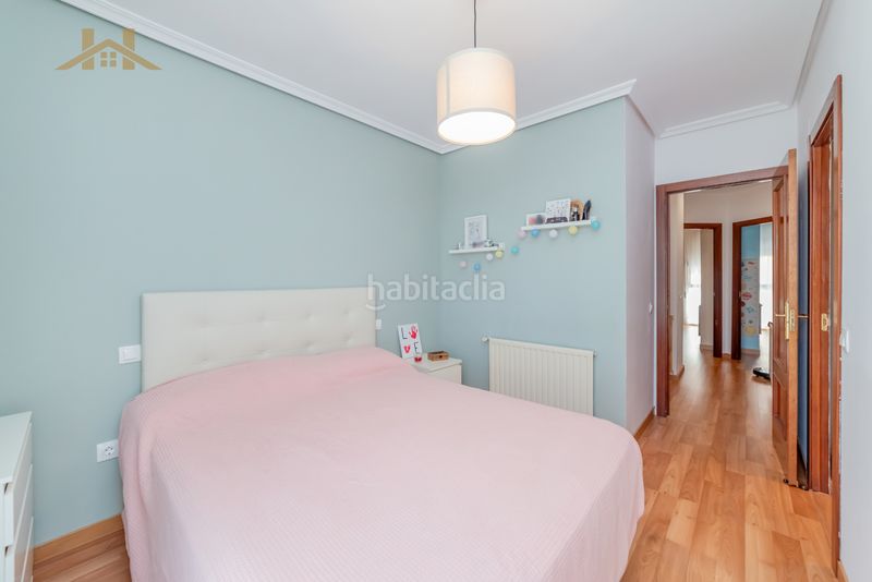 Foto c12f114b-dcd9-439c-8285-ee1037b06be0. Casa adossada amb calefacció aparcament a Centro Seseña