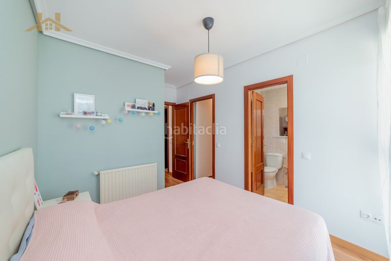 Foto e398a9d3-c49a-463d-bd0b-63e656f55968. Casa adossada amb calefacció aparcament a Centro Seseña