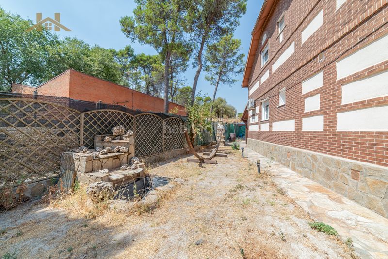 Foto 25520472-dd3b-47de-8aa0-d380a4384f33. Casa aparellada amb calefacció aparcament piscina a Seseña