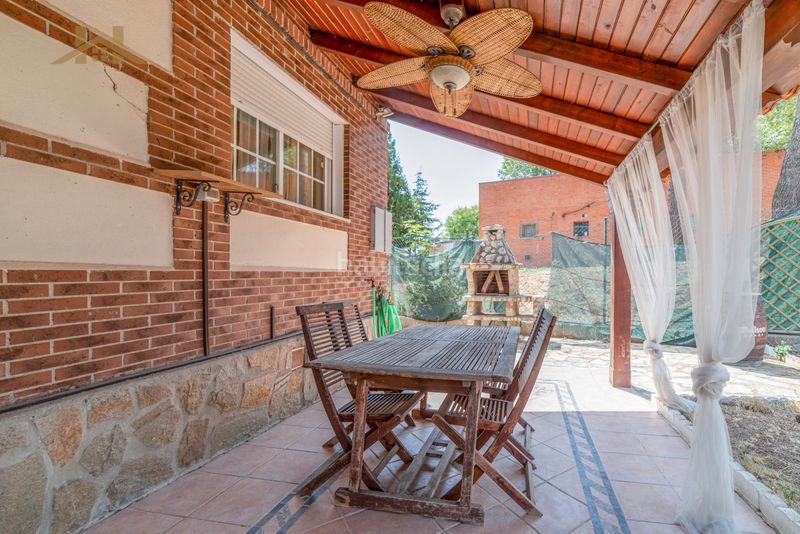 Foto 4dd4b36d-acf4-48b3-9d28-0e98bc4d0af5. Casa aparellada amb calefacció aparcament piscina a Seseña
