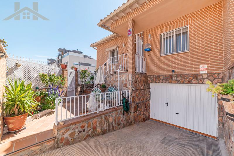 Foto fb25748c-fd06-40b2-b1b4-2d16f0548049. Chalet hogares vende amplio chalet independiente en una unica planta en Ciempozuelos
