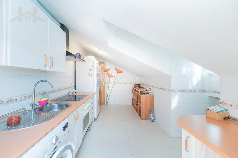 Foto f7b8eb1e-2086-4576-b842-009c68a18c7b. Àtic amb aparcament a San Martín de la Vega