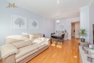 Flat in Restón I-Restón II. Magnífico piso de 2 habitaciones con garaje y trastero en restón