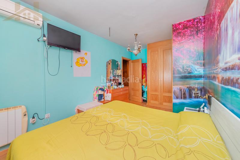 Foto 39ac0f81-6c5a-4e3f-9479-10750dafa1c3. Maison jumelée avec cheminée chauffage parking piscine dans Valdemoro