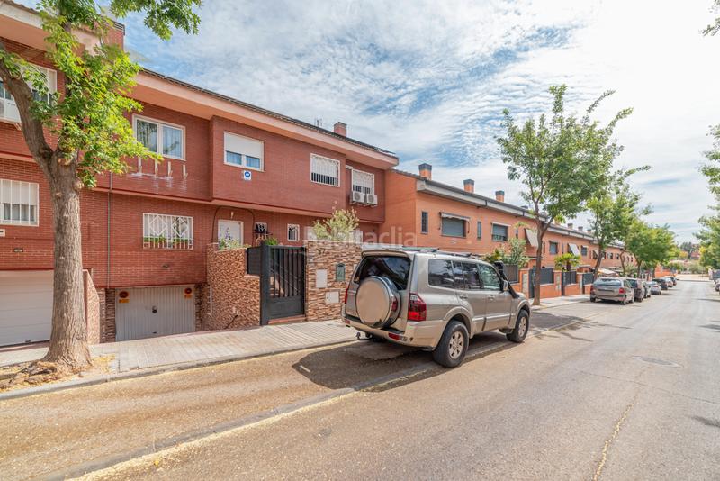 Foto 5c29e592-fdfb-472a-acee-e20f2464777e. Maison jumelée avec cheminée chauffage parking piscine dans Valdemoro