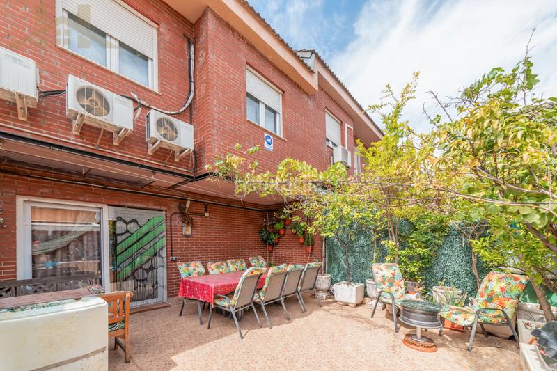 Foto 747667d4-3220-455b-8f8a-b80a2ef1a4ff. Maison jumelée avec cheminée chauffage parking piscine dans Valdemoro