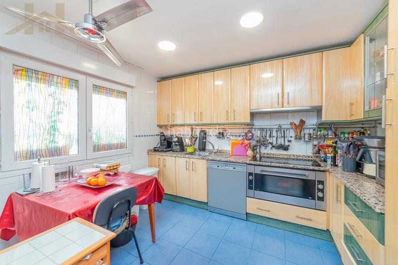 Foto 89c83c12-e47f-481b-92b9-14906dac422e. Maison jumelée avec cheminée chauffage parking piscine dans Valdemoro