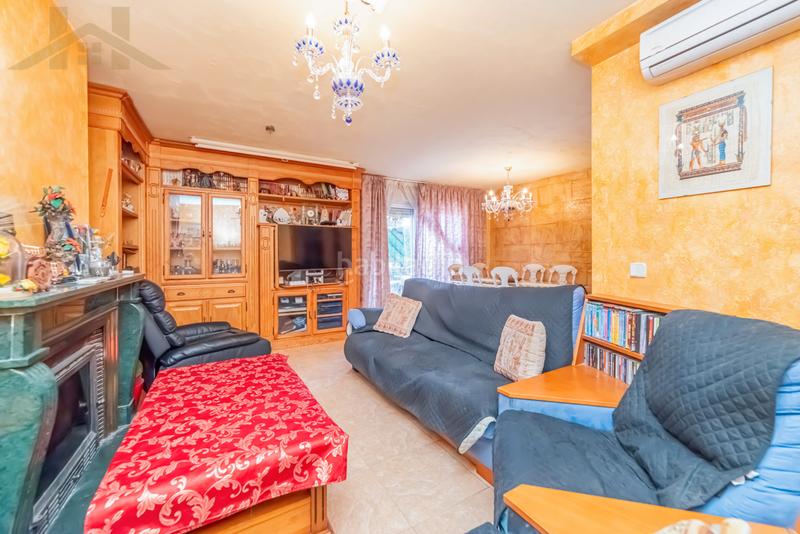 Foto a48d3093-d44b-439f-88d3-46fd1dd4d865. Maison jumelée avec cheminée chauffage parking piscine dans Valdemoro