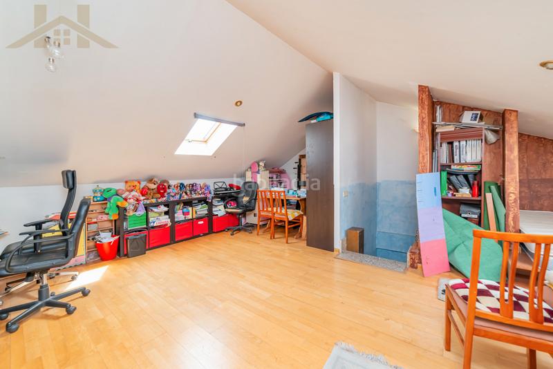 Foto f108d250-5f89-41ed-8ea5-fb2cd505cf45. Maison jumelée avec cheminée chauffage parking piscine dans Valdemoro