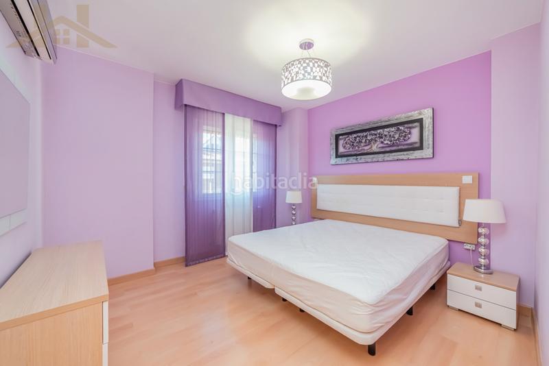 Foto 0f0613c4-d4c4-4772-bbf9-862264a4faa4. Casa adossada amb xemeneia calefacció aparcament piscina a Valdemoro