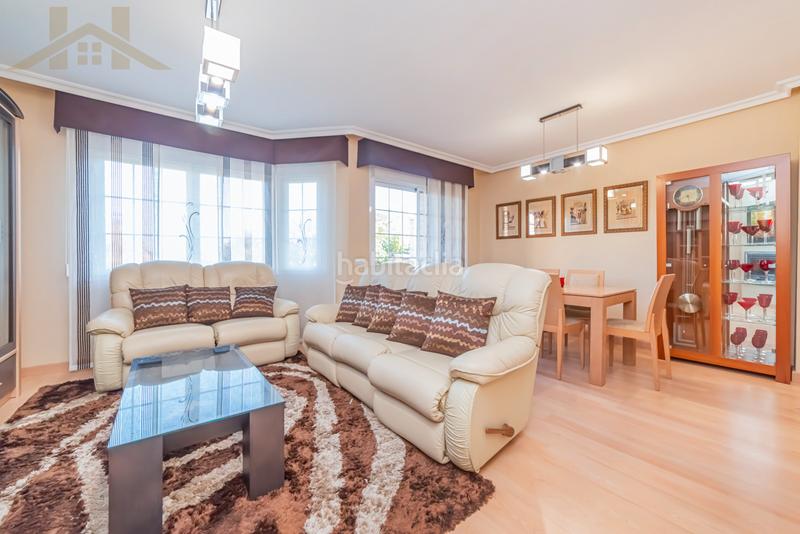 Foto 25b3d3b8-ea9a-48e2-a202-5524ba153e20. Casa adossada amb xemeneia calefacció aparcament piscina a Valdemoro