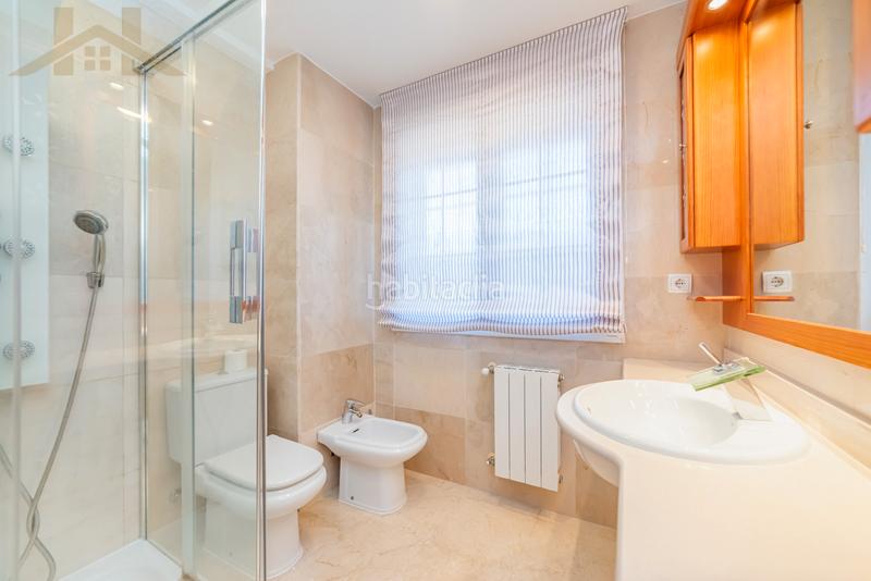 Foto 2915e576-72a3-48fd-bc95-3af5febfe19c. Casa adossada amb xemeneia calefacció aparcament piscina a Valdemoro