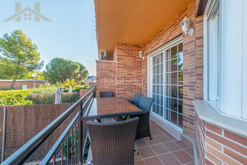 Foto 35078467-0506-4070-a345-4da0ebe914a6. Casa adossada amb xemeneia calefacció aparcament piscina a Valdemoro