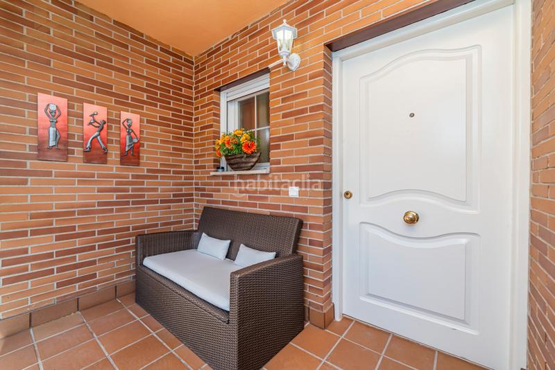 Foto 655725b4-448b-4b76-90b1-8e02fedc4bb0. Casa adossada amb xemeneia calefacció aparcament piscina a Valdemoro