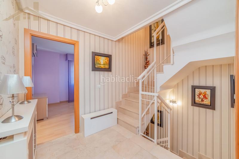 Foto 74fc20a0-09c6-42b4-92ca-e7586a2358d5. Casa adossada amb xemeneia calefacció aparcament piscina a Valdemoro