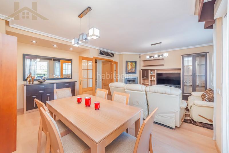 Foto bce09488-527e-467b-bc2e-36a86d9a78c2. Casa adossada amb xemeneia calefacció aparcament piscina a Valdemoro